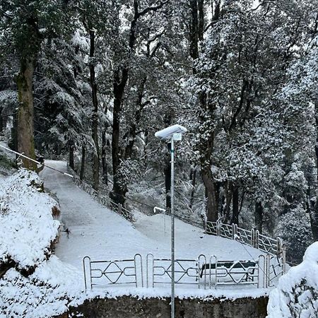 Hotel Jakhu Heights Simlá Kültér fotó