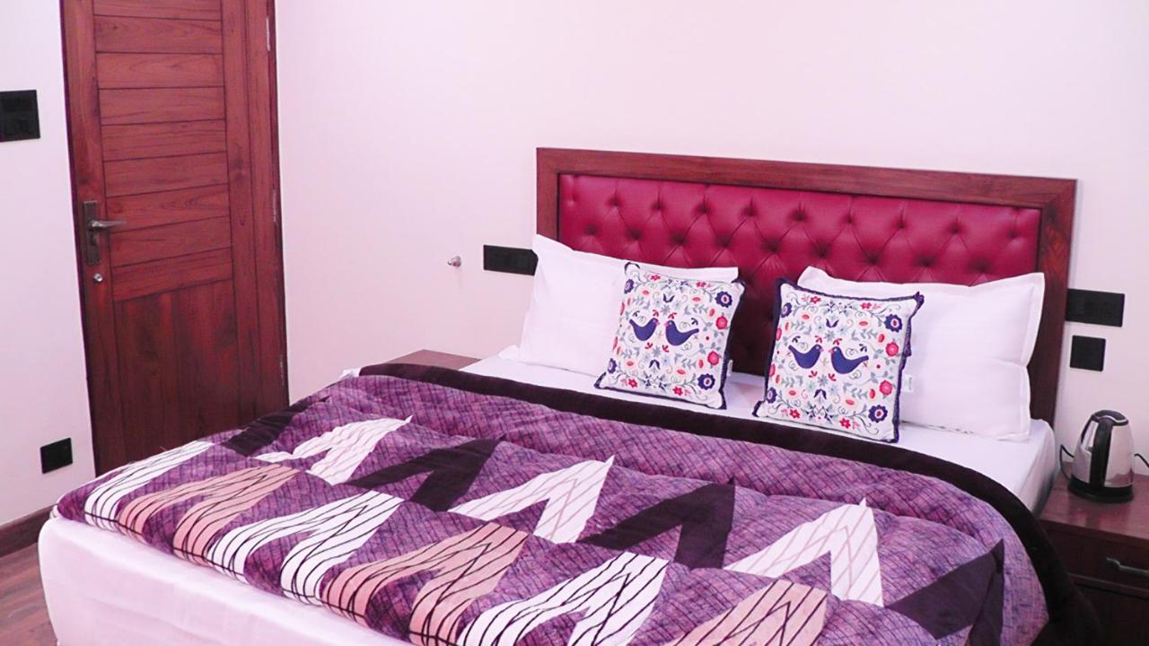 Hotel Jakhu Heights Simlá Kültér fotó