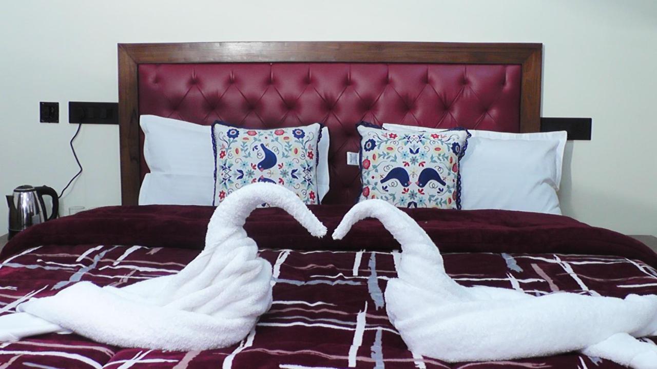 Hotel Jakhu Heights Simlá Kültér fotó