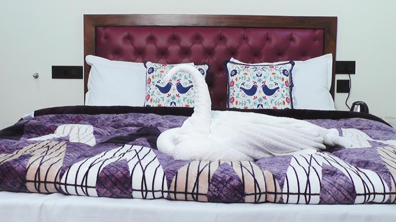Hotel Jakhu Heights Simlá Kültér fotó