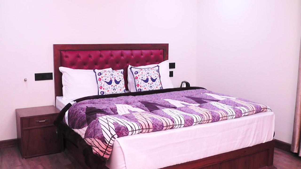 Hotel Jakhu Heights Simlá Kültér fotó