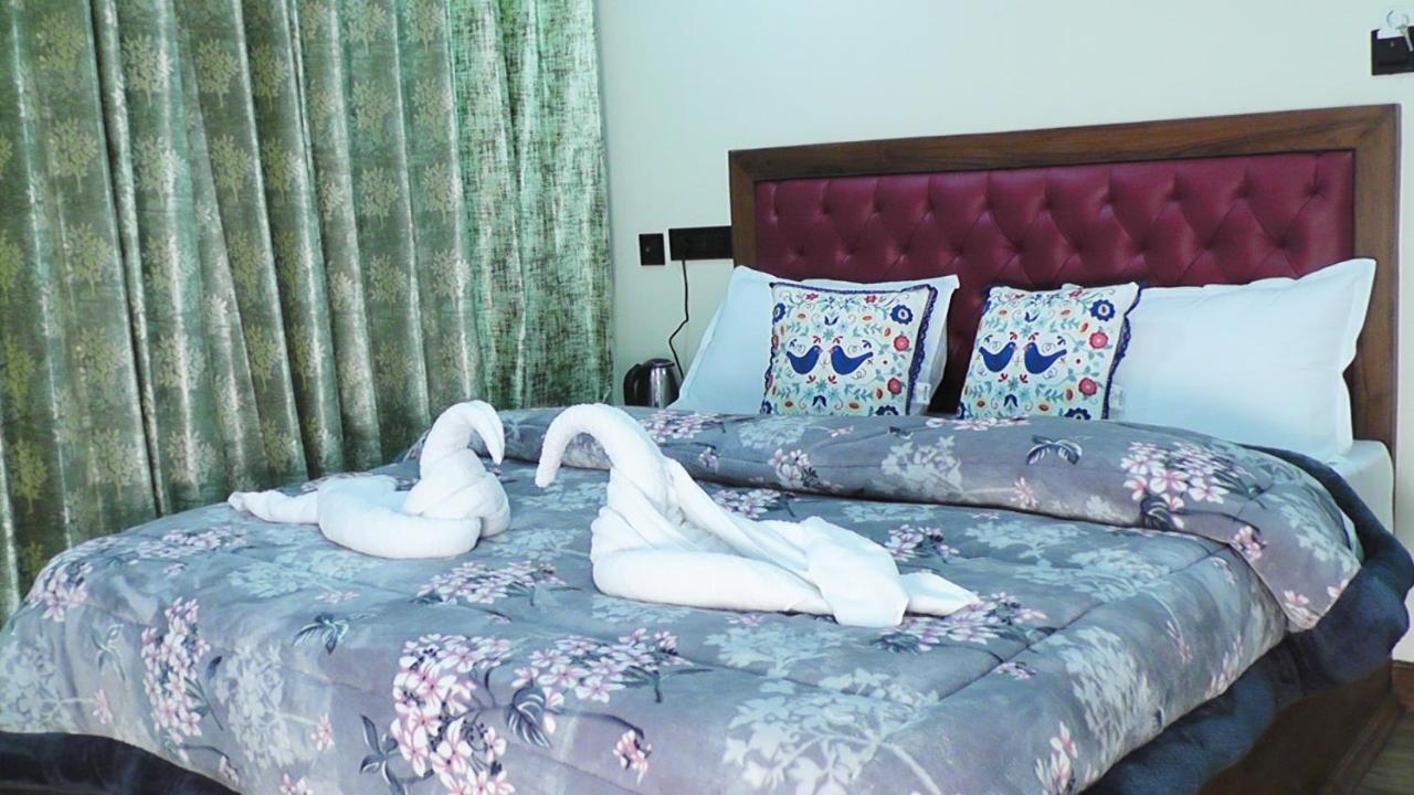 Hotel Jakhu Heights Simlá Kültér fotó