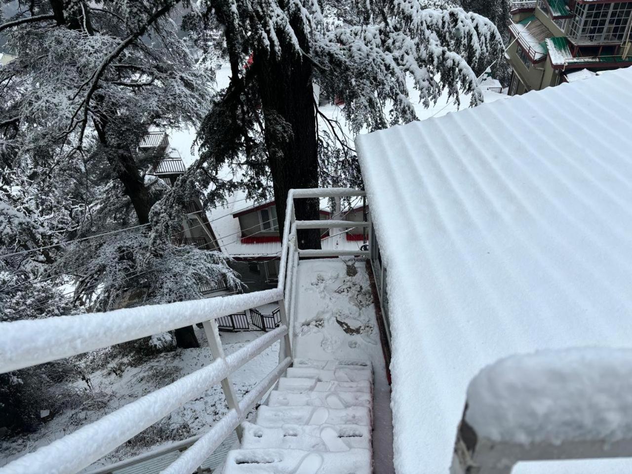 Hotel Jakhu Heights Simlá Kültér fotó